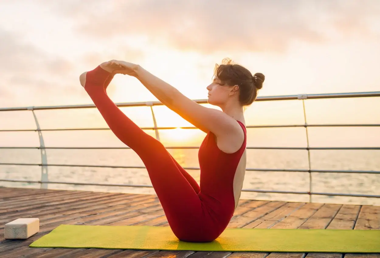 The all-encompassing Advantages of Navasana (boat pose) The all-encompassing Advantages of Navasana (boat pose)